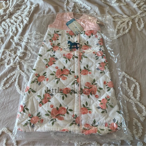 BRAND NEW Little unicorn quilted Floral Pink and White Kids sleep sack Pajamas